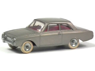 Lot 647 - DINKY TOYS (FRANCE) (1)