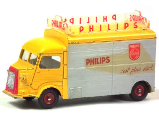 Lot 595 - DINKY TOYS (FRANCE) (1)