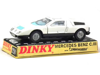 Lot 557 - DINKY TOYS (GB) (1)