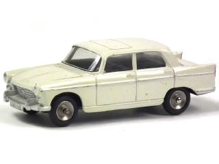 Lot 611 - DINKY TOYS (FRANCE) (1)