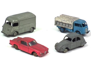 Lot 578 - DINKY TOYS (FRANCE) (4)
