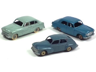 Lot 579 - DINKY TOYS (FRANCE) (3)