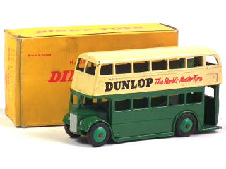 Lot 561 - DINKY TOYS (GB) (1)