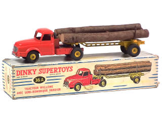 Lot 700 - DINKY TOYS (FRANCE) (1)