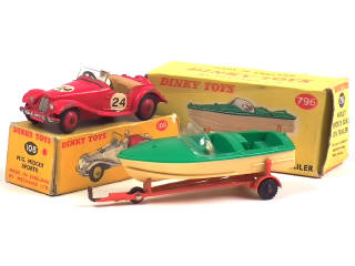 Lot 486 - DINKY TOYS (GB) (2)