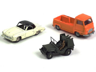 Lot 586 - DINKY TOYS (FRANCE) (3)
