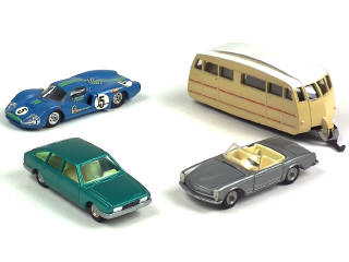 Lot 585 - DINKY TOYS (FRANCE) (4)