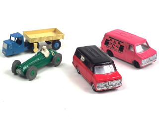 Lot 484 - DINKY TOYS (GB) (4)