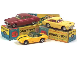 Lot 390 - CORGI TOYS (GB) (3)