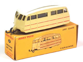 Lot 558 - DINKY TOYS (FRANCE) (1)