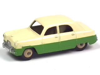Lot 496 - DINKY TOYS (GB) (1)