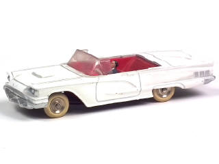 Lot 609 - DINKY TOYS (FRANCE) (1)