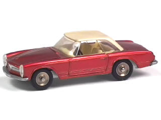 Lot 648 - DINKY TOYS (FRANCE) (1)