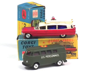 Lot 412 - CORGI TOYS (GB) (2)