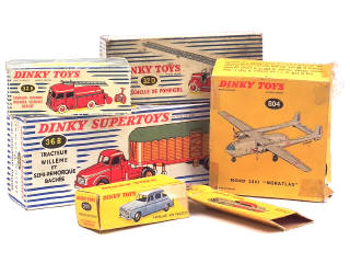 Lot 551 - DINKY TOYS (FRANCE) (6)