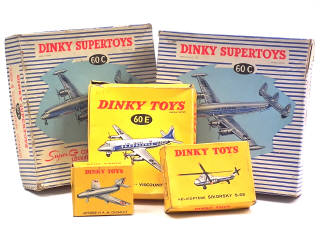 Lot 552 - DINKY TOYS (FRANCE) (5)