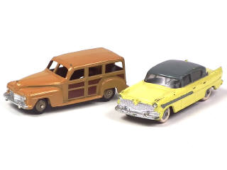 Lot 535 - DINKY TOYS (GB) (2)