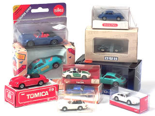 Lot 127 - DIVERS (10)