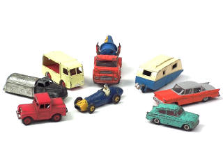 Lot 597 - DINKY TOYS (FRANCE) (8)