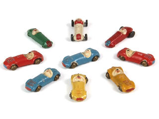 Lot 121 - DIVERS (9)