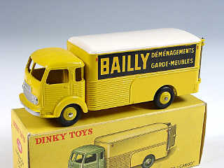 Lot 395 - DINKY TOYS FRANCE (1)