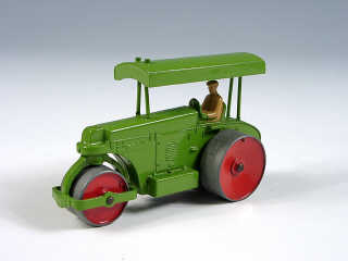 Lot 444 - DINKY TOYS GB (1)