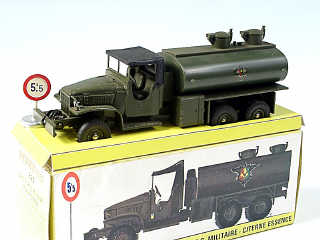 Lot 434 - DINKY TOYS FRANCE (1)