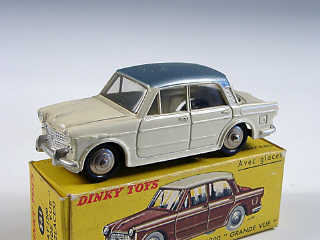 Lot 148 - DINKY TOYS FRANCE (1)