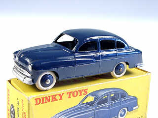 Lot 142 - DINKY TOYS FRANCE (1)