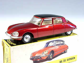 Lot 256 - DINKY TOYS FRANCE (1)