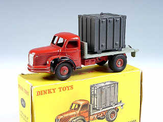 Lot 397 - DINKY TOYS (FRANCE) (1)