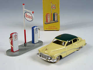 Lot 141 - DINKY TOYS (FRANCE) (2)