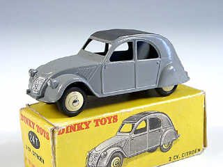 Lot 133 - DINKY TOYS (FRANCE) (1)