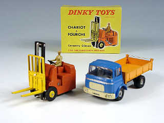 Lot 418 - DINKY TOYS (FRANCE) (2)