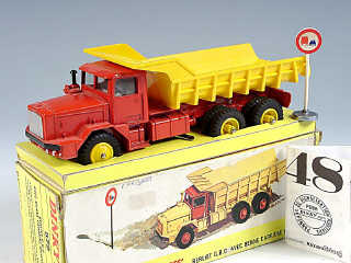 Lot 424 - DINKY TOYS FRANCE (1)