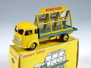 Lot 393 - DINKY TOYS FRANCE (1)