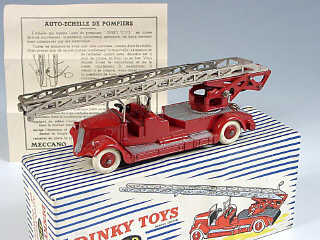 Lot 381 - DINKY TOYS (FRANCE) (1)