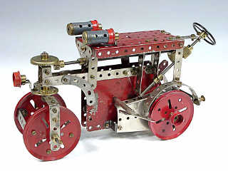 Lot 868 - MECCANO (1)