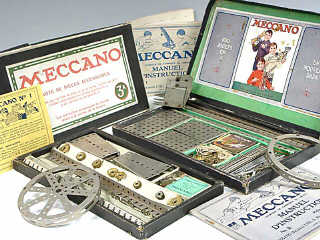 Lot 884 - MECCANO (2)