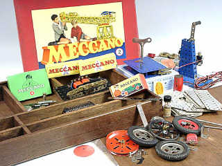 Lot 871 - MECCANO (1)