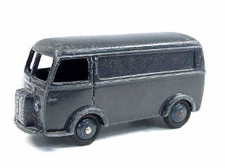 Lot 403 - DINKY TOYS FRANCE (1)