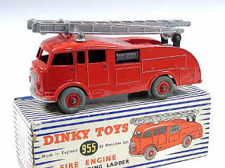 Lot 459 - DINKY TOYS GB (1)