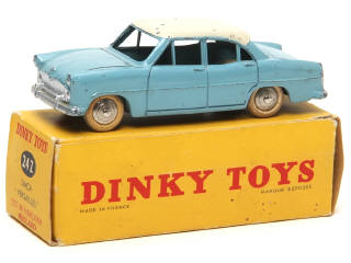 Lot 616 - DINKY TOYS (FRANCE) (1)