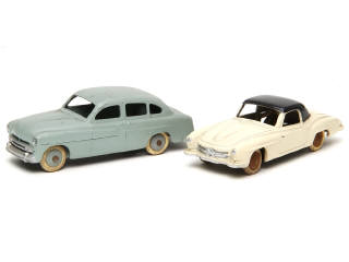Lot 637 - DINKY TOYS (FRANCE) (2)