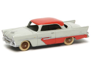 Lot 535 - DINKY TOYS (FRANCE) (1)