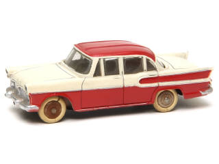 Lot 537 - DINKY TOYS (FRANCE) (1)