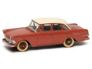 Lot 542 - DINKY TOYS (FRANCE) (1)