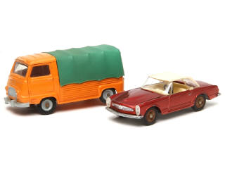 Lot 663 - DINKY TOYS (FRANCE) (2)