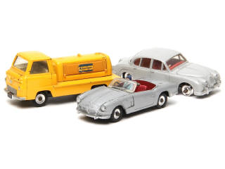Lot 430 - DINKY TOYS (GB) (3)