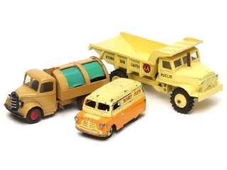 Lot 432 - DINKY TOYS (GB) (3)